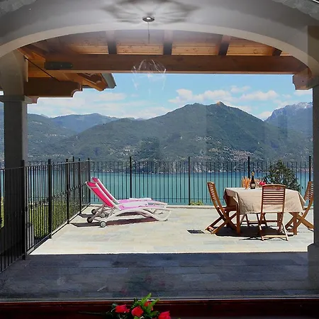 Il Piazzo Sleeps 4 Pool Apartment