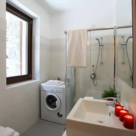 Il Piazzo Sleeps 4 Pool